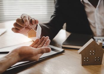 Investors Seize Arizona Real Estate and Community Associations Must Respond Clearly and Legally