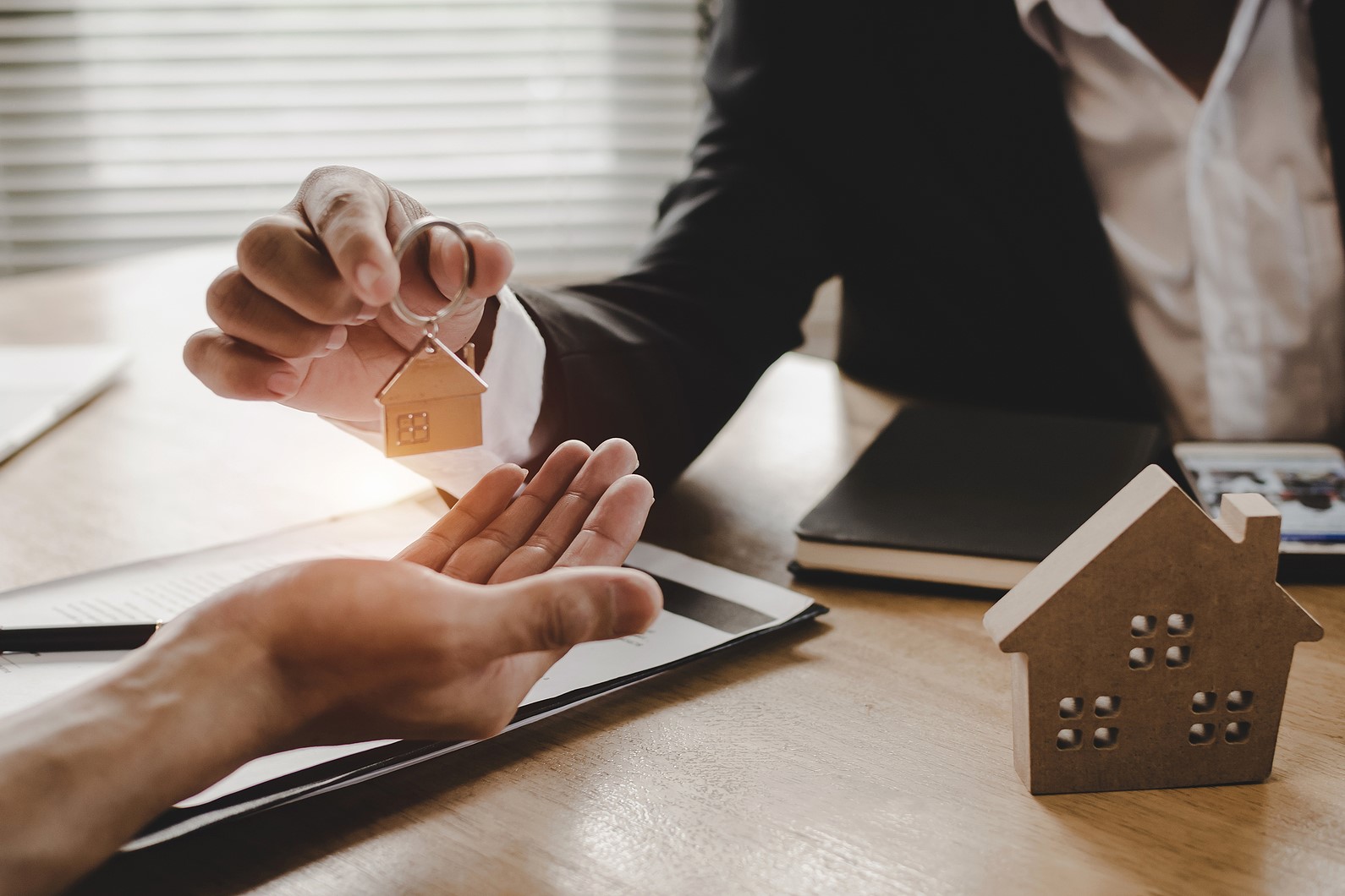 Investors Seize Arizona Real Estate and Community Associations Must Respond Clearly and Legally